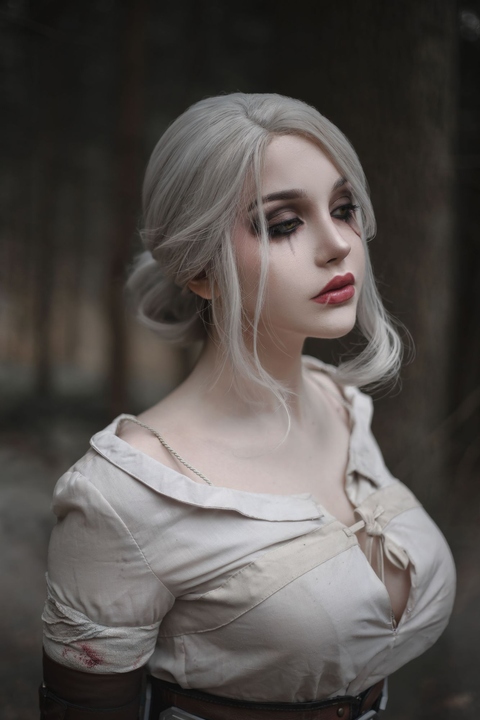 Ciri-10P-002.jpg Ciri-10P-002.jpg
