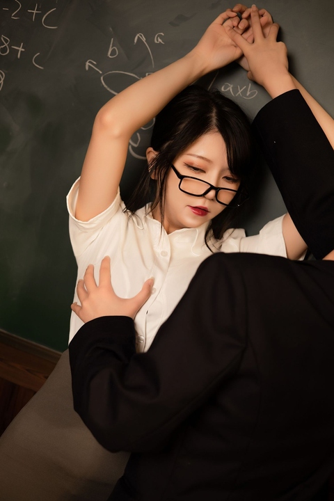 No.002-禁忌教师-60P-10V-015.jpg No.002-禁忌教师-60P-10V-015.jpg