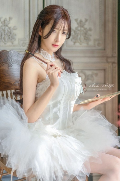 No.007-白色吊带裙-24P-005.jpg No.007-白色吊带裙-24P-005.jpg