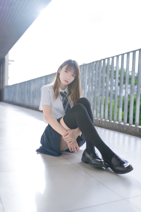 No.007-午后阳光下的黑丝学妹-47P-003.jpg No.007-午后阳光下的黑丝学妹-47P-003.jpg