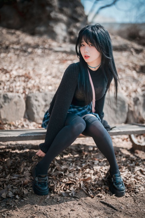 No.046-DJAWA-Early-Spring-Walk-in-March-141P-141.jpg