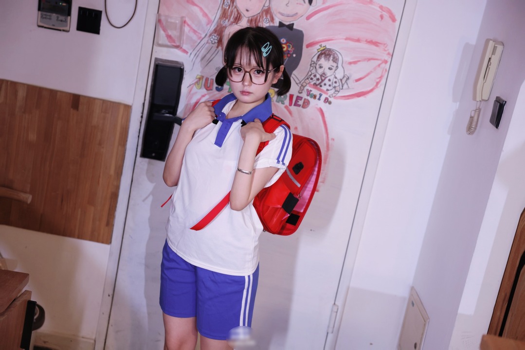 幼水铃衣写真合集高清资源：真人版二次元萝莉的梦幻写真世界【13套】