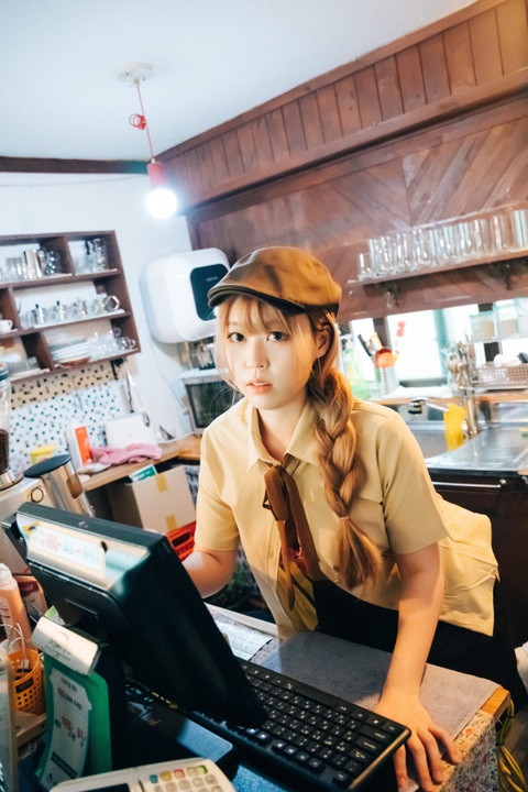 Loozy-Cafe.jpg Loozy-Cafe.jpg