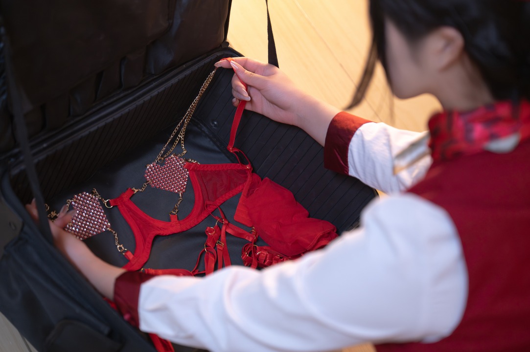 图片[1]-yuuhui玉汇《升舱服务2》写真套图下载｜137P+2V 高清资源分享-玩图志