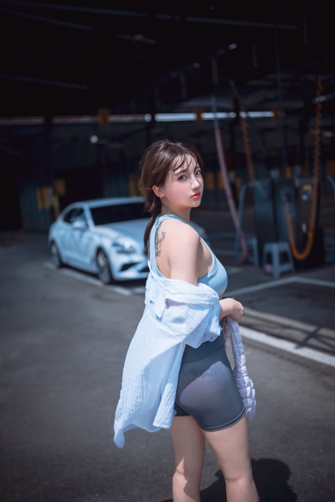 YeEun Sin(孙乐乐) - Wash My Car (2)