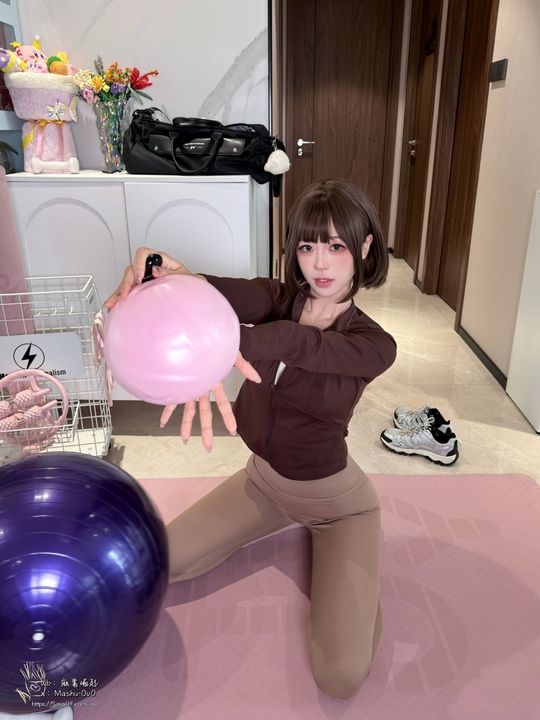 麻薯崛起私房图集 - 瑜伽垫上的越界 838MB 高清 75P/1V-玩图志