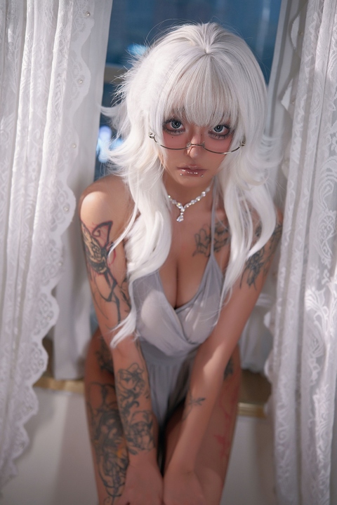 下饭樱桃子迷离夜宴精选图集 – 845MB 超清原画 71P 完整版-玩图志