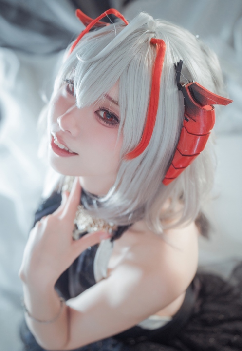 纸悦Etsu_ko - 明日方舟 W一周年礼服ver (2)