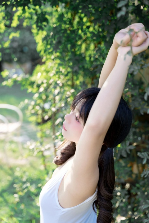 经典永不过时！滕子京大王 – 白色死库水：62P 极致简约的线条美感-玩图志