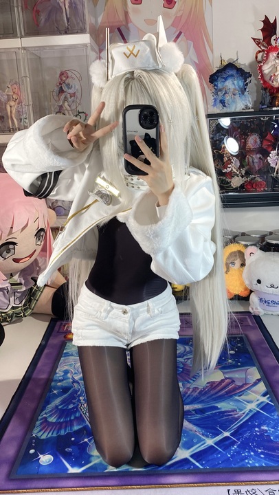 白栎Shirly NIKKE 布兰儿 白兔幸运列车：130P写真+23段视频的极致体验-玩图志