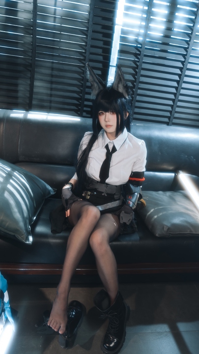 执事之首的凛然剑意！渡久山 – 星见雅：105P1V 还原《绝区零》的冷彻美学-玩图志