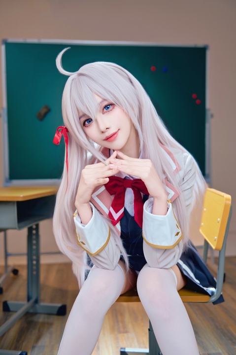 401MB 跨越次元的俄语告白！Shika小鹿鹿 – 艾莉：38P 2V 捕捉最甜傲娇瞬间-玩图志