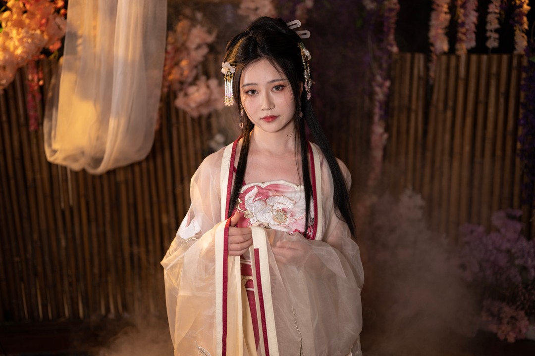 21GB 禁断采样！年年nnian – 出水芙蓉：999P 无修原片记录最真实的湿身瞬间-玩图志