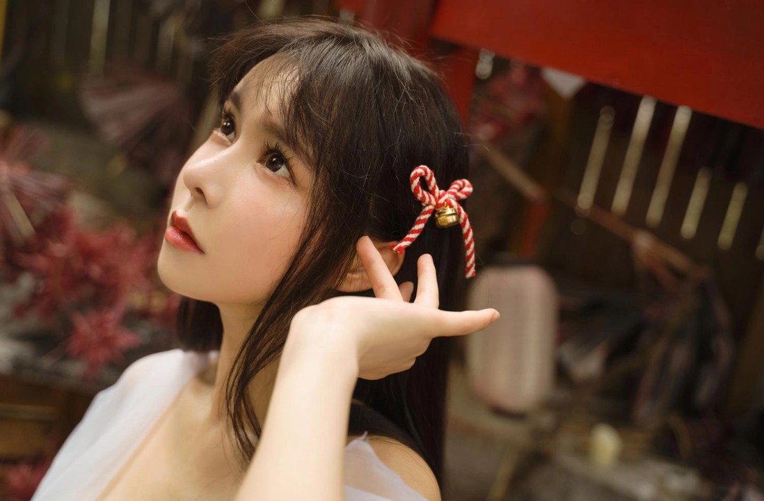 亚马逊鲶鱼 - 神社符纸巫女 (2)