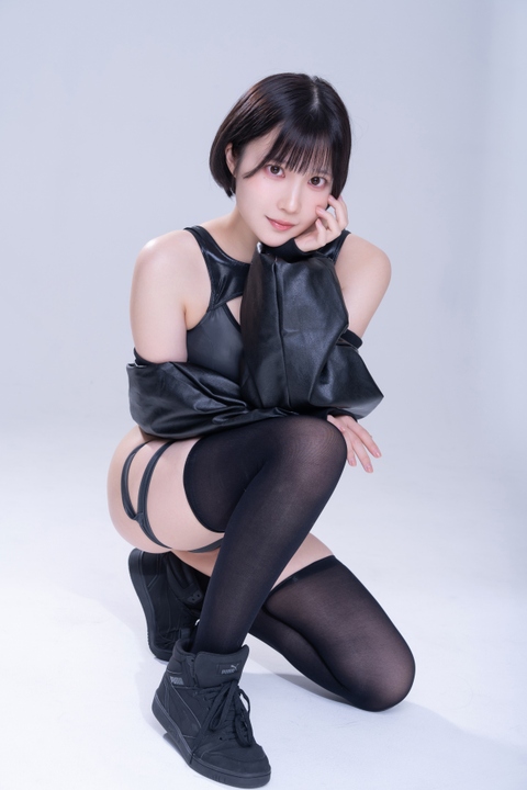 天川星夏 Black in White：186P 记录最纯粹的黑白禁欲美学-玩图志