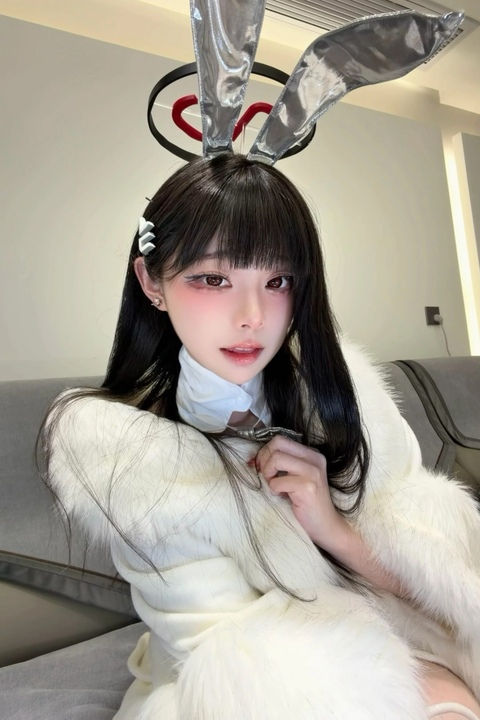 无情颖少 调月莉音：34P+1V 还原千年会长最冷艳的银色瞬间-玩图志