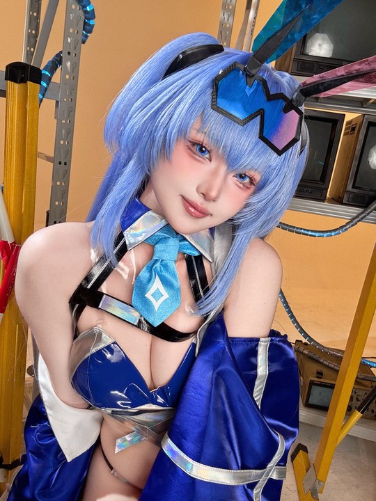 极速诱惑！屿鱼 花园赛车服：82P 还原白鹰最强战力最飒爽的竞速瞬间-玩图志