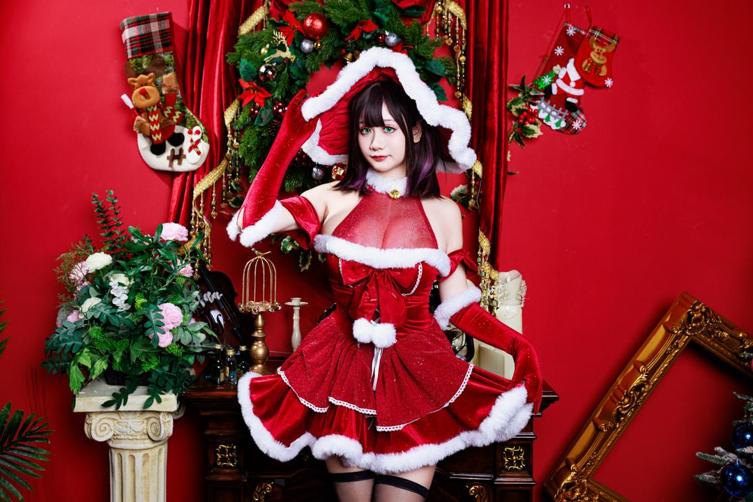 阿雪雪 · 圣诞魔女｜122P+4V · 节日与幻想的叠加表达-玩图志