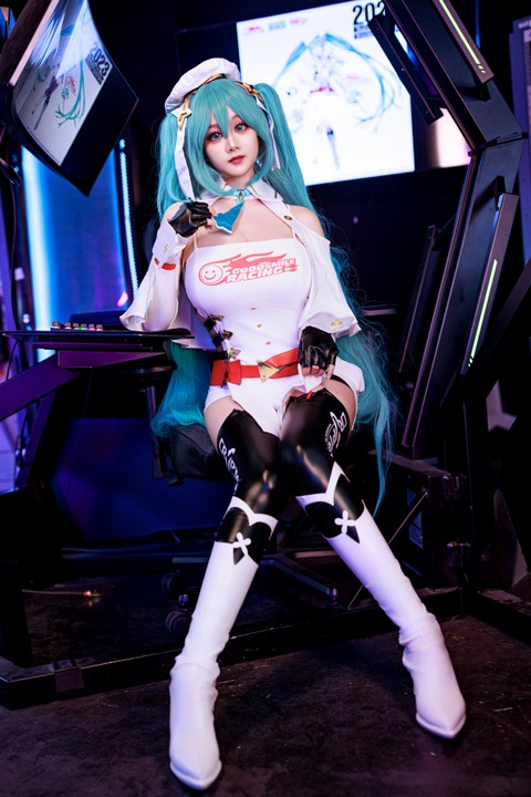 阿雪雪 - 赛车MIKU (2)