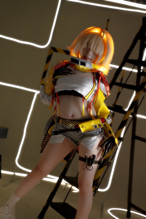 纸悦Etsu_ko · NIKKE伊莱格｜56P10V· 冷静外表下的情绪张力-玩图志