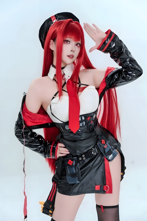 Natsuko夏夏子 · 拉毗小红帽｜77P · 冷静气质中的反差童话感-玩图志