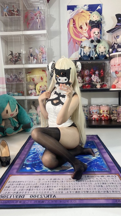 白栎shirly · 穹妹旗袍｜128P+21V · 冷感角色与东方气质的融合表达-玩图志