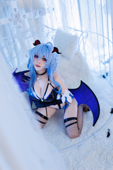 胡桃猫 · 甘雨魅魔｜73P · 克制气质中的暗色转译-玩图志