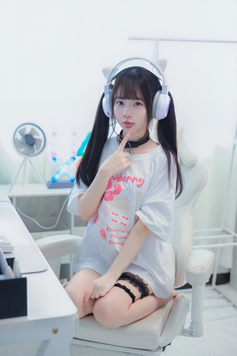 可可小白兔 · 不要打游戏惹｜76P · 轻松互动中的情绪拉近-玩图志