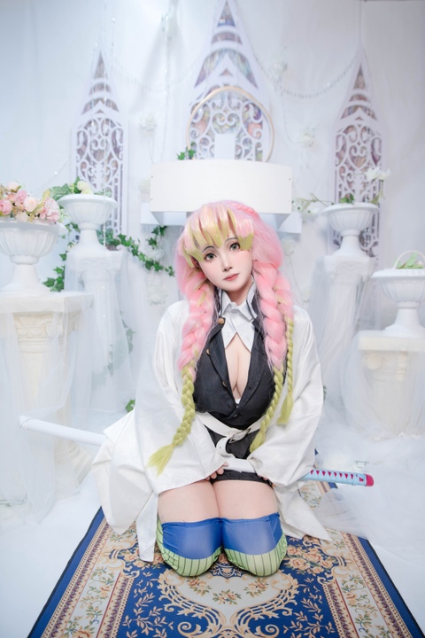 筱田甜（香草奶喵）· 蜜璃cos写真｜22P · 轻盈情绪与角色气质的快速呈现-玩图志