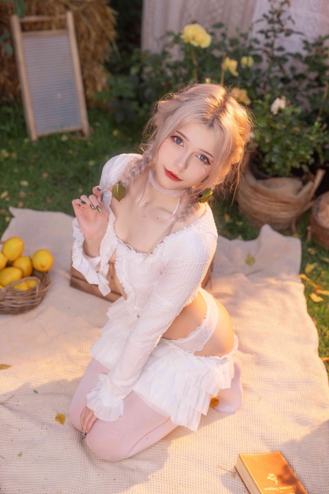 LENivayaAya_爱雅 · Halo of Bloom写真｜40P · 花环意象中的生长与环绕感-玩图志