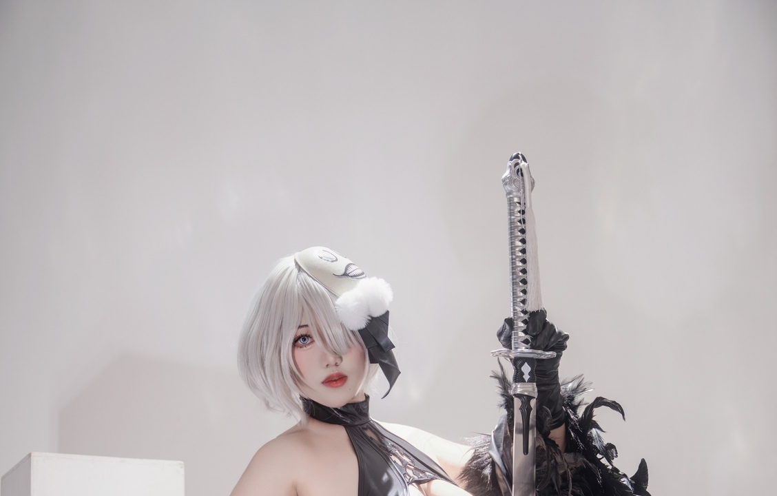 羊之甘露 · 2B同人旗袍cos｜23P · 跨设定融合下的风格重构-玩图志