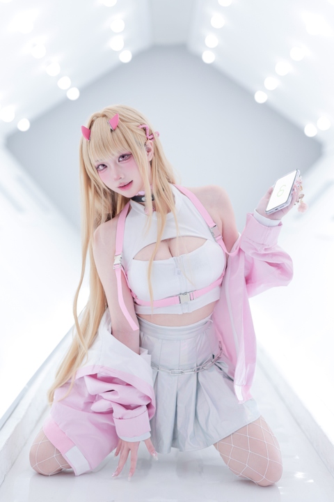 wendydydydy_酱油 · Viper｜38P-241MB · 霓虹雨巷中的毒蛇凝视-玩图志