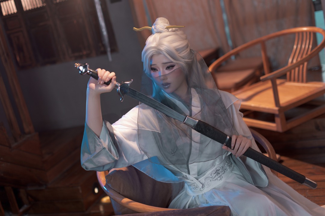 钛合金TiTi · 剑仙师尊｜105P+1V · 仙侠宇宙的“肉感”飞升-玩图志