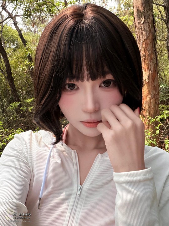 麻薯好吃 · 女友的登山日记｜114P+1V 云端喘息与掌心温度-玩图志