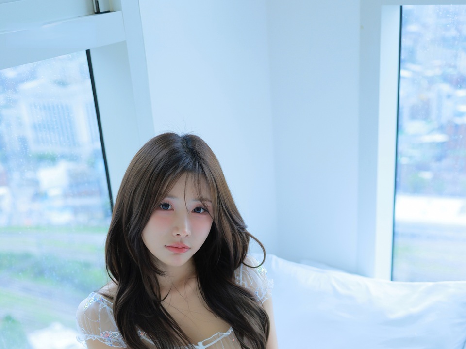 YeonYu - Butterfly｜122P8V-2.37GB · 光影囚笼中的受难美学-玩图志