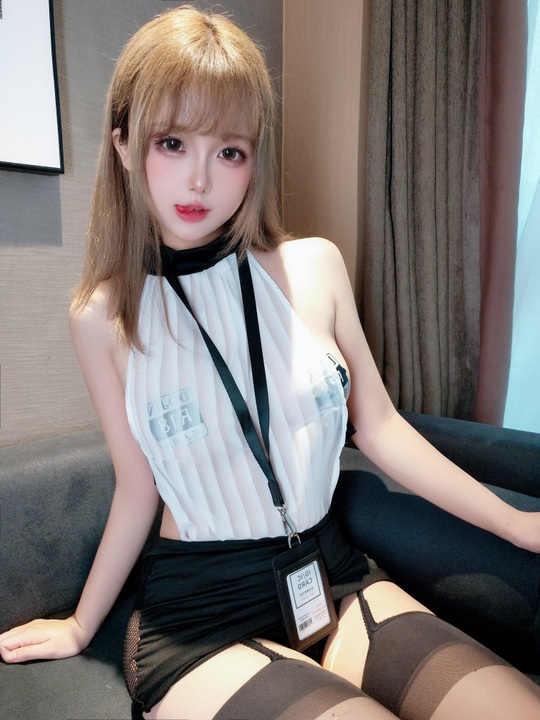 日奈娇 · 小秘书｜107P4V-429MB · 职场规则的贴身服务-玩图志