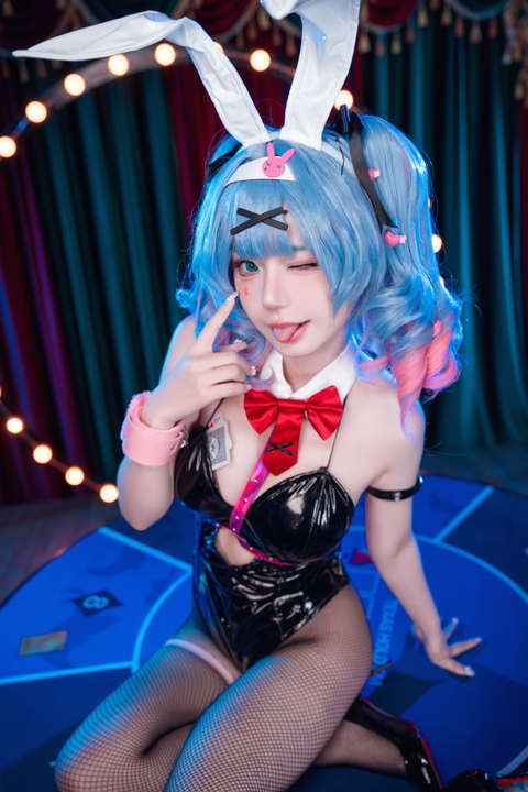 猫大人 · 初音未来 兔子洞｜18P · 数据幽径的赛博巢穴-玩图志