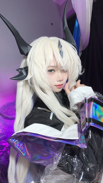 白栎Shirly · 明日方舟 死芒 爱布拉娜｜148P+28V · 塔拉的火焰，烧不尽旧日的余烬-漫图社
