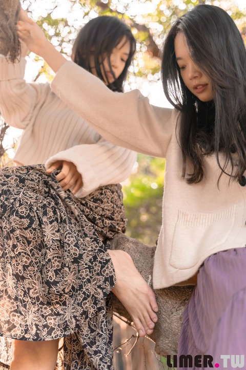 Limerence · Mona x Cosima 大自然與足的親密接觸｜141P+视频 · 泥土从脚趾缝里挤出来-漫图社