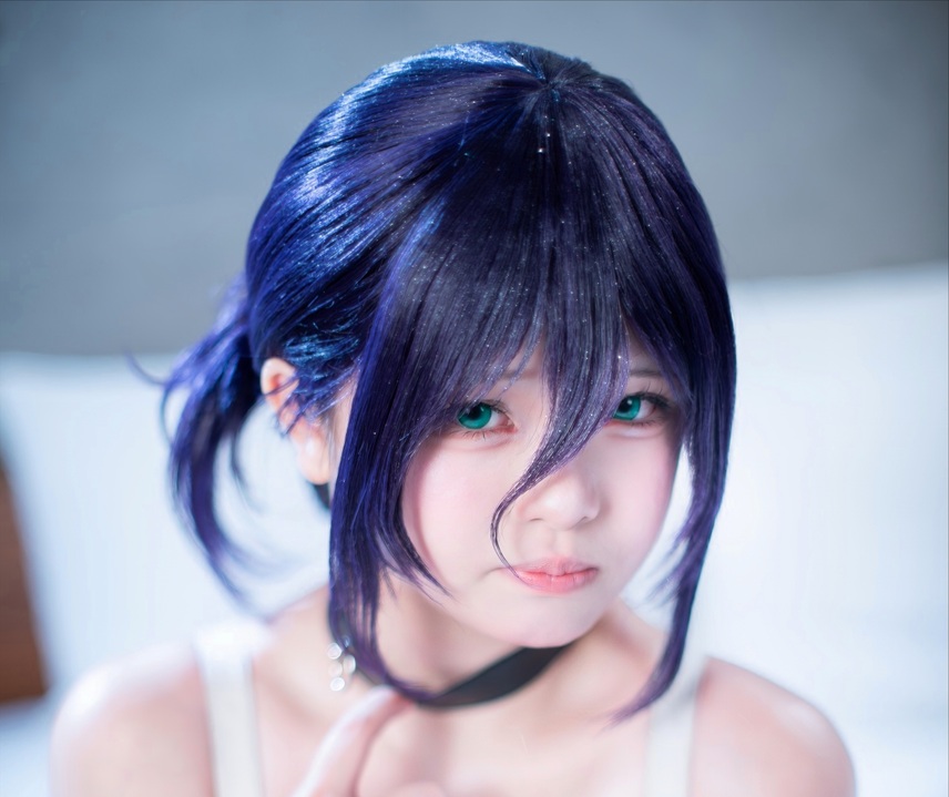 小咪Miii1ouo – 深夜的泳池幽会 · 链锯人 蕾洁｜47P · 月光与水面的禁忌之约-玩图志