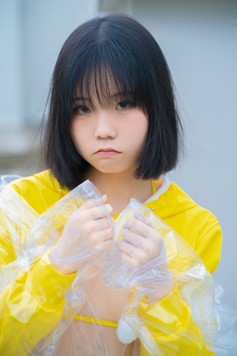 一只小栗奈 – 天台小雨衣｜169P+1V · 雨天限定的屋顶秘密-玩图志