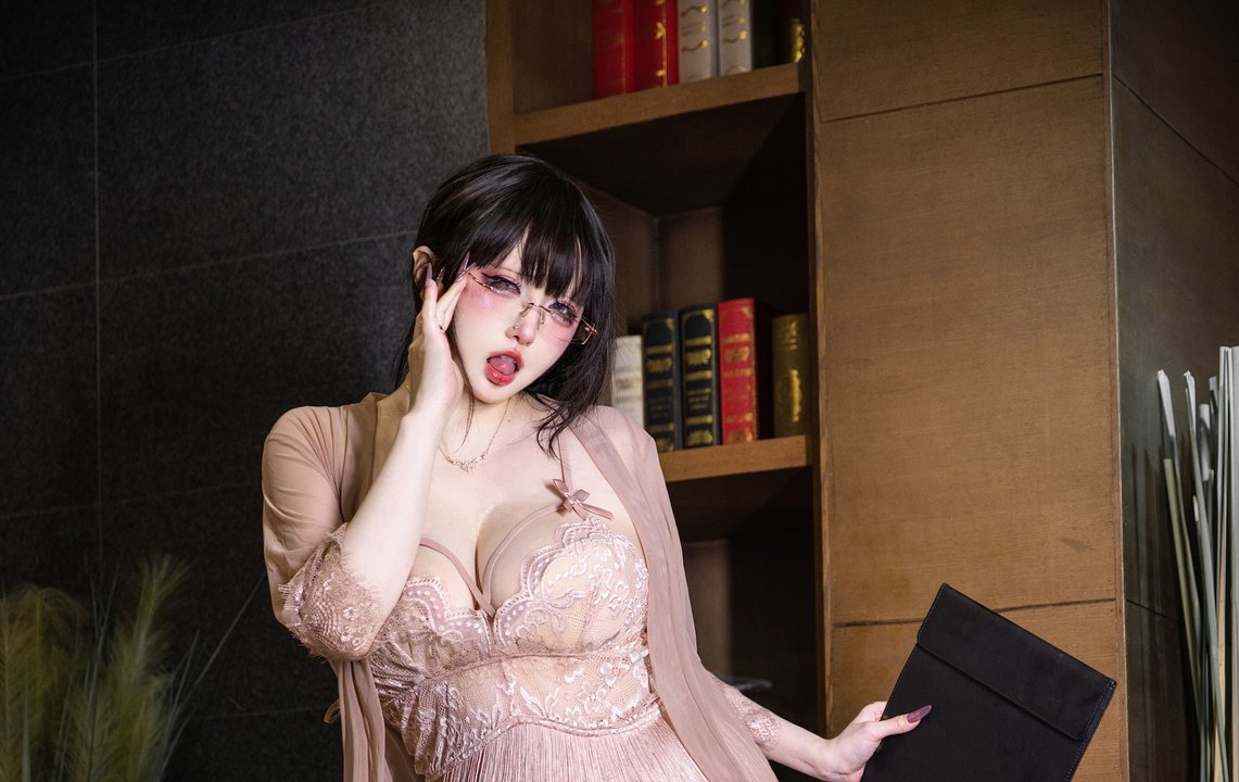 soso嗖嗖 - 裸色女上司｜41P+1V · 加班结束前的，最后一道指令-玩图志