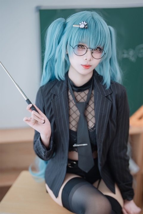 轩萧学姐 NIKKE 普丽瓦蒂 女教师 (2)