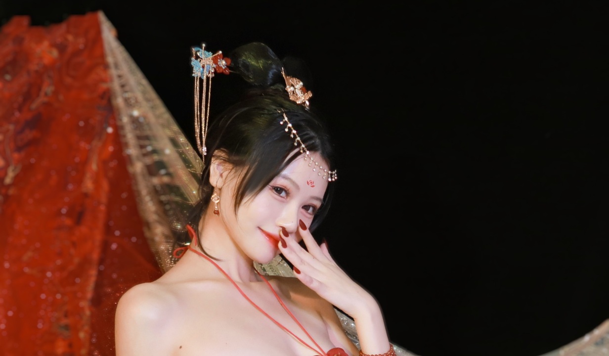 星黛鹿鹿 - 敦煌舞姬｜59P · 壁画重生，她为你起舞-玩图志