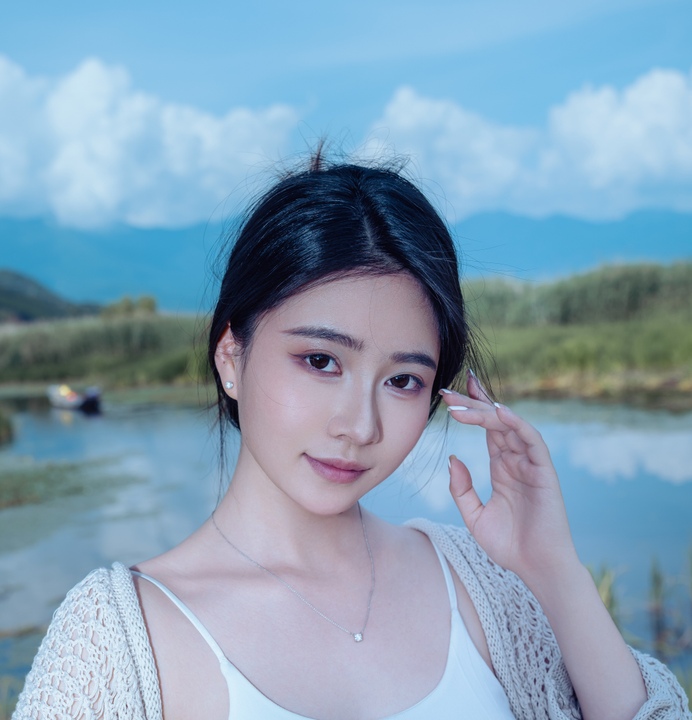 年年nnian – 夏｜80P · 1.10GB · 草帽与蝉鸣，她把整个季风季穿在棉质裙摆上-玩图志