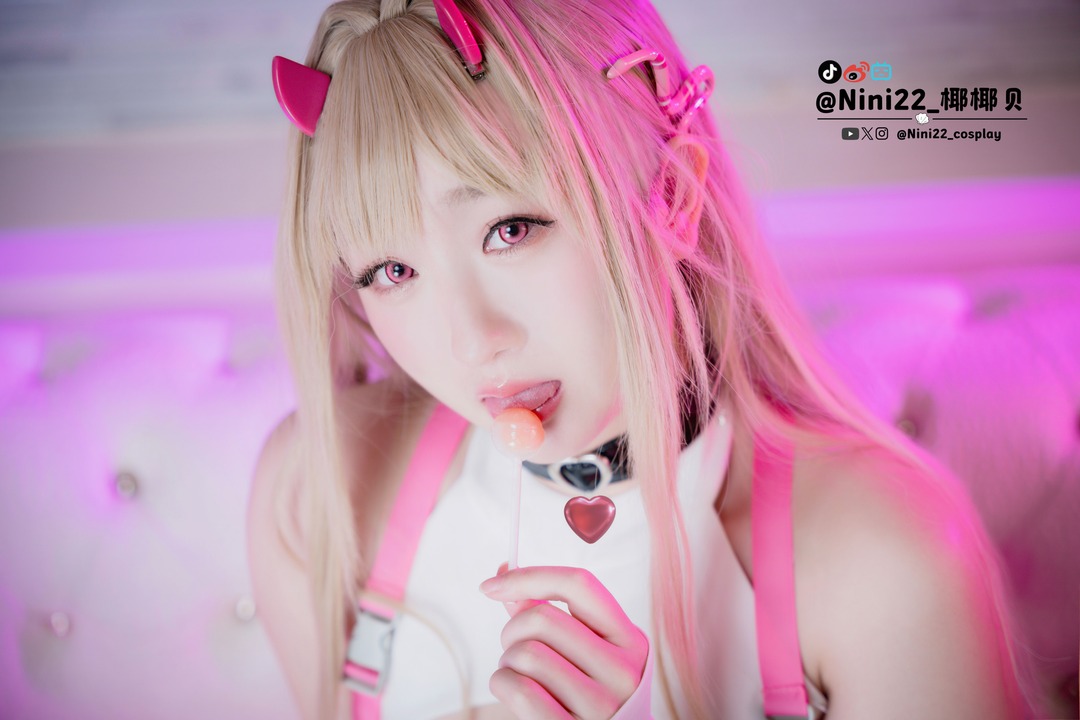 Nini22_椰椰贝 - 毒蛇 Nikke｜45P · 176MB · 粉黑霓虹，丝绒暗室里滑行的危险甜度-玩图志