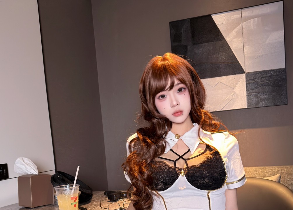 麻薯崛起 - 深夜诱捕｜95P · 1.19GB · 奶牛纹绒面，黑皮沙发上她把诱捕写成撒娇-玩图志