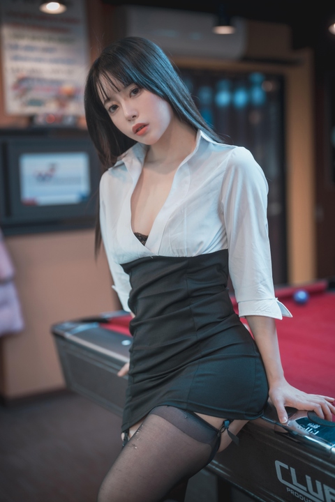 ZziZzi - DJAWA Photo OfficeLook