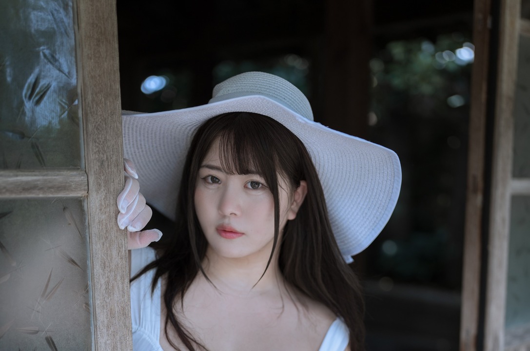 星乃 - 八尺夫人｜101P+1V · 969MB · 白无垢裂口，她在和室暗光里把都市传说演成病娇嫁衣-玩图志