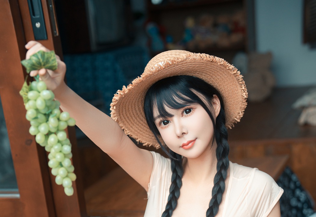 亚马逊鲶鱼 – 夏日农舍｜189P · 木窗蝉鸣与亚麻裙，她在4GB的暑气里把农舍演成清冷骨相的避暑地-玩图志